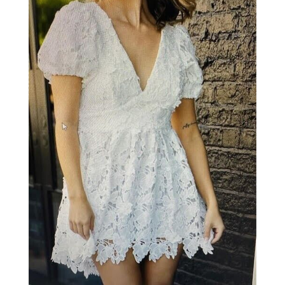 Grace White Lace Mini Dress Size S Puff Sleeve V-Neck Open Back Boho Cottage - Picture 2 of 12